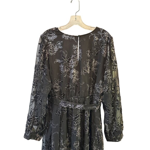 Torrid Size 2X Black Floral Embroidered Long Sleeve Wrap Dress With Tie Belt - Picture 8 of 14